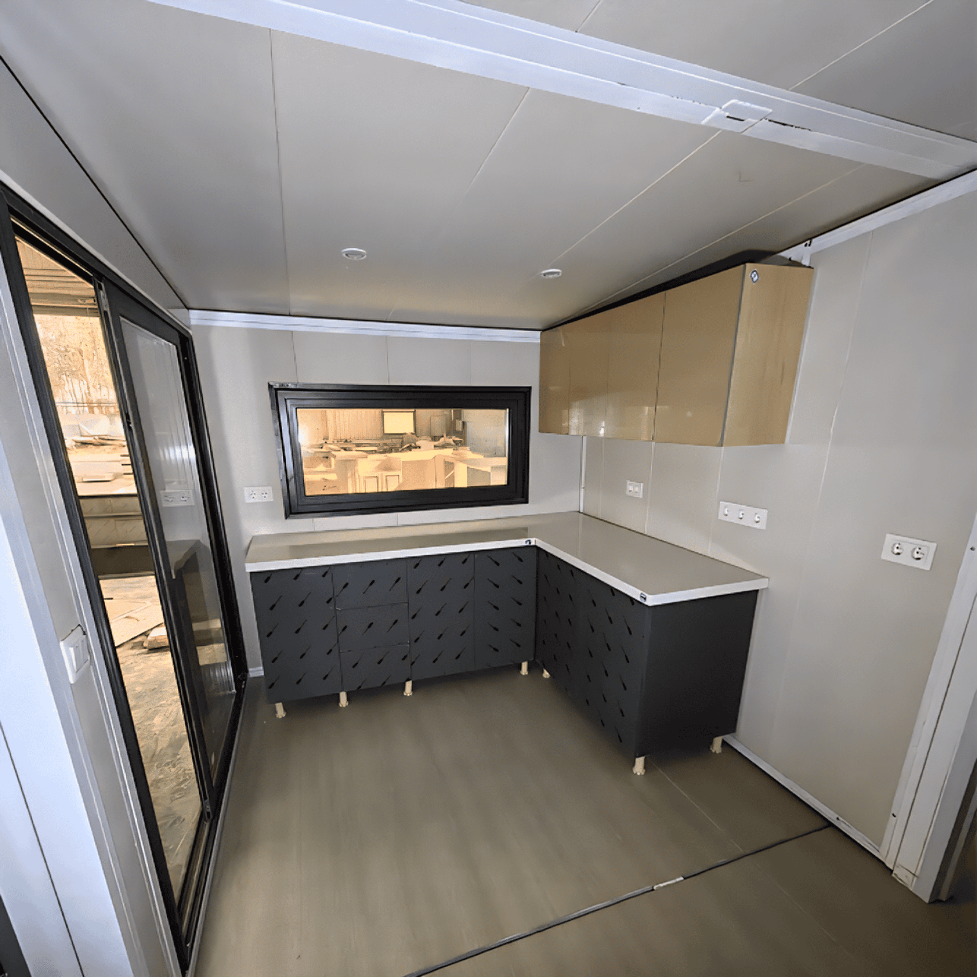 Fully Expandable Tiny Home – Smart, Flexible Living Delivered to Your Door
