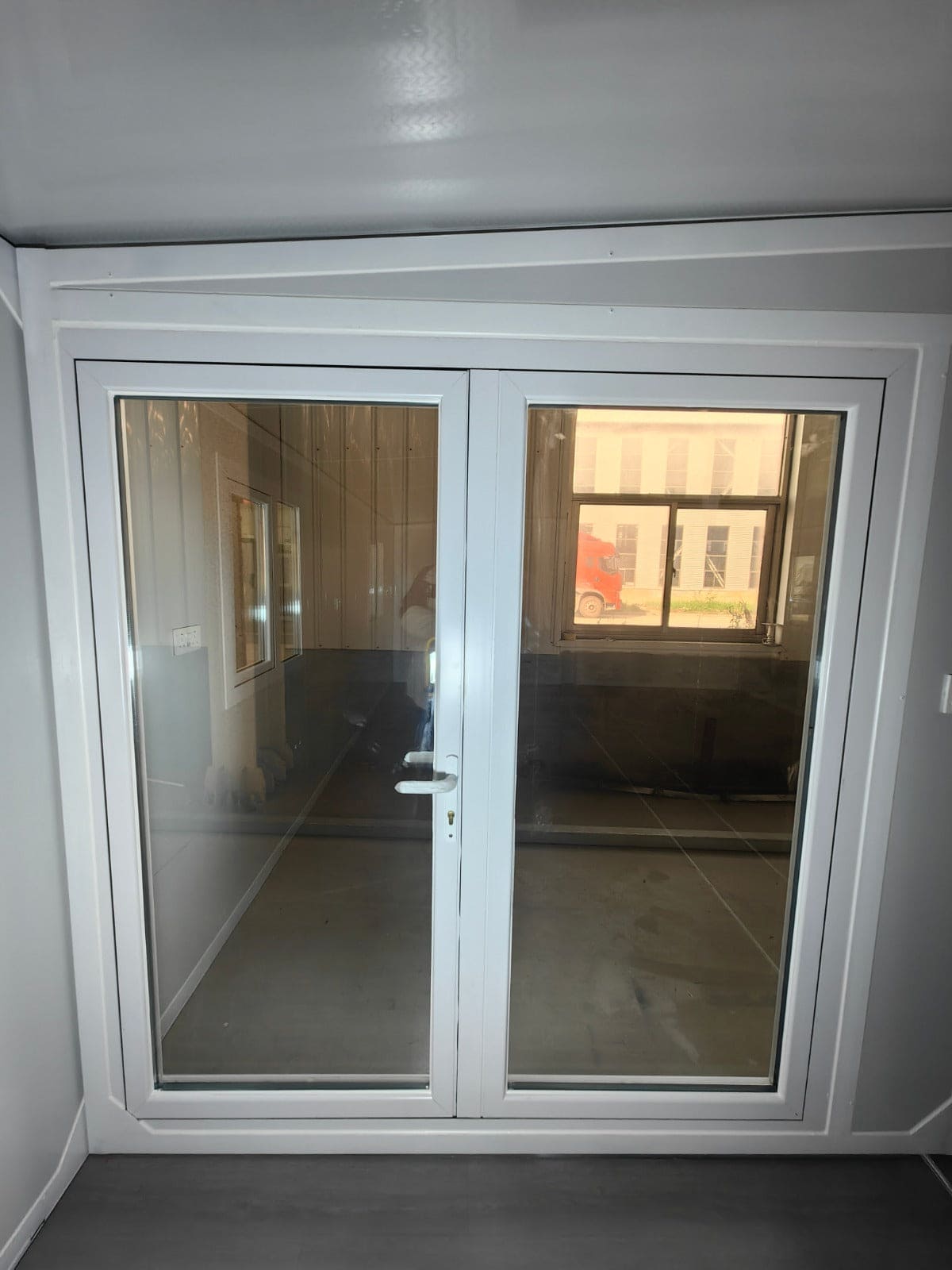 Folding Tiny Home – Smart Living with Ultimate Convenience & Simplicity